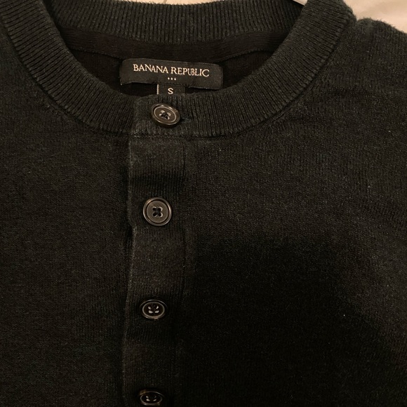 Banana Republic Men’s Henley Knit Sweater - Picture 2 of 2